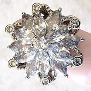 Retro Floral Crystal Ring - NWOT